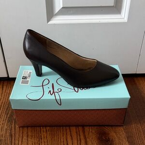 Life Stride Classic Women's Brown Leather Mid-Heel Pump Size 9WW